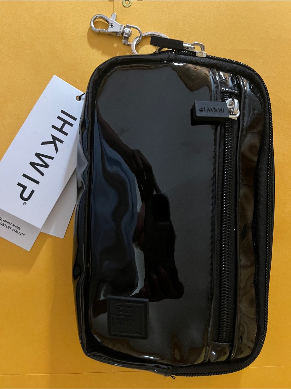 HIKWIP Black Glossy Men’s Keychain Wallet Pouch